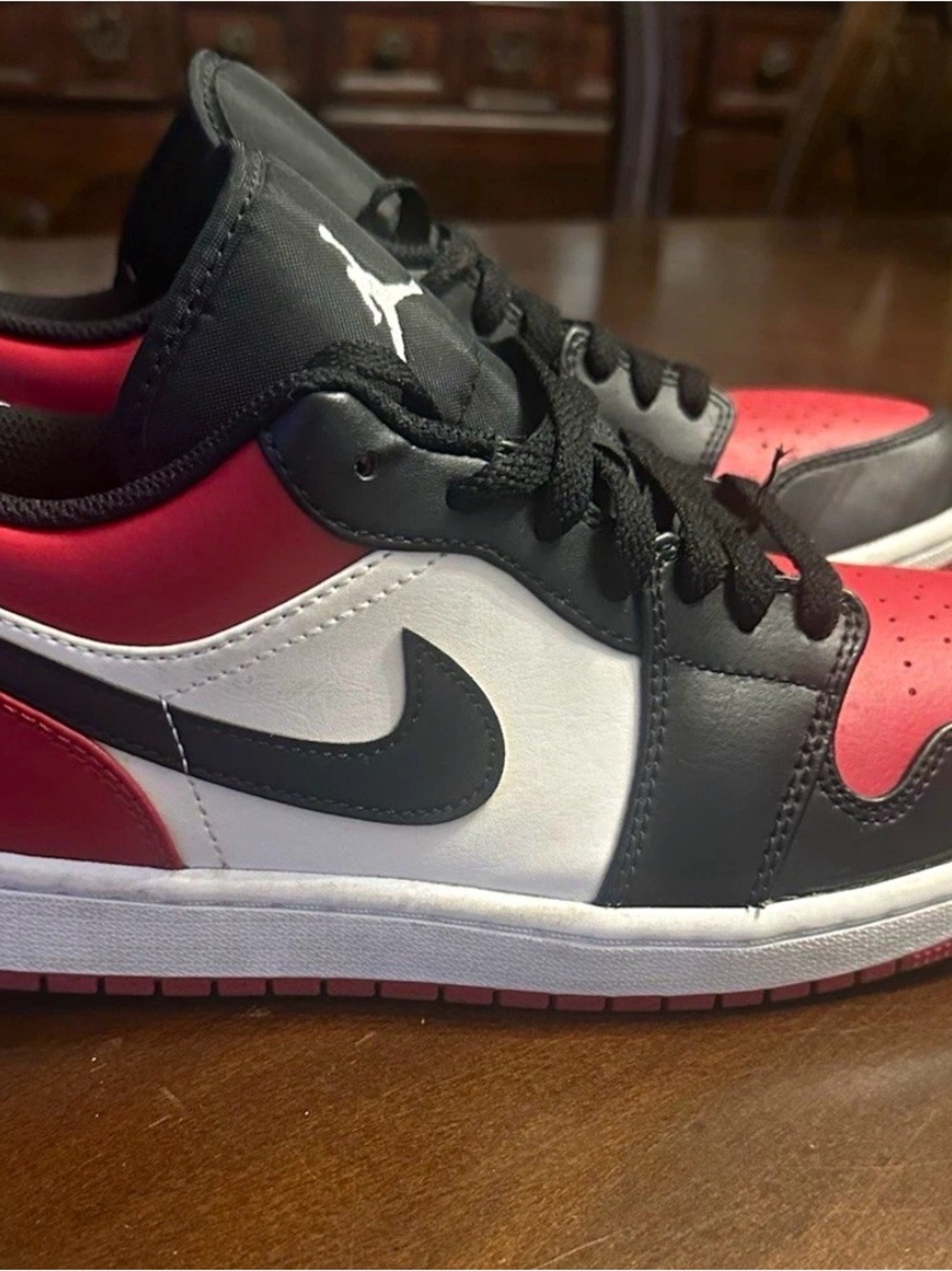Air Jordan 1 Low Bred Toe Men’s Size 8.5 Red Black White